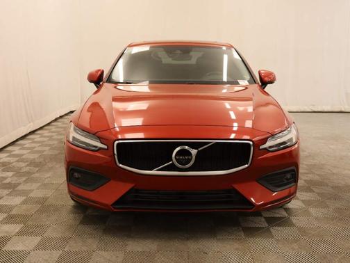 2020 Volvo S60 T5 Momentum