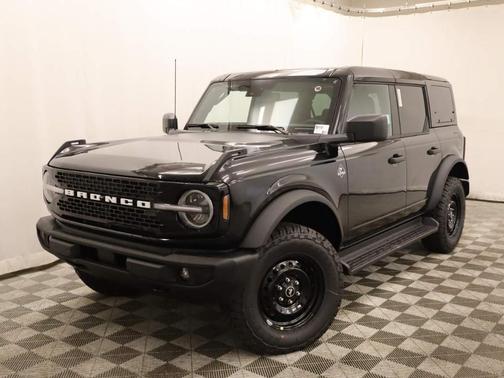 Shadow Black 2026 Ford Bronco Outer Banks