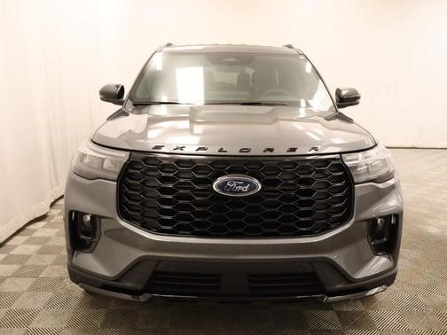 Carbonized Gray Metallic 2026 Ford Explorer ST-Line