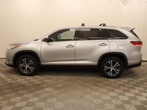 Celestial Silver Metallic 2019 Toyota Highlander LE