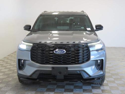 Carbonized Gray 2025 Ford Explorer ST-Line