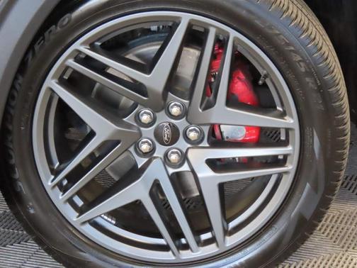 Carbonized Gray 2025 Ford Explorer ST-Line