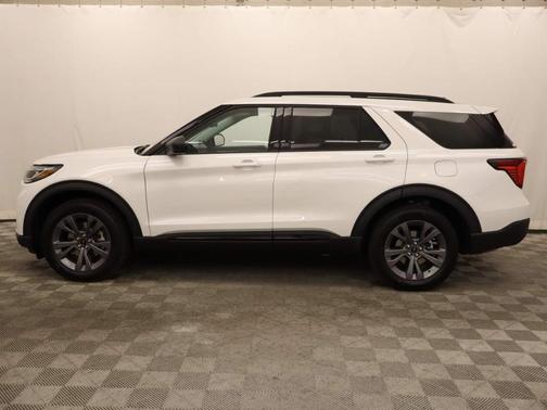 Star White 2026 Ford Explorer Active
