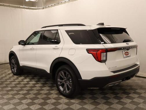 Star White 2026 Ford Explorer Active