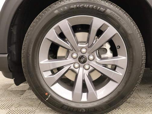 Star White 2026 Ford Explorer Active