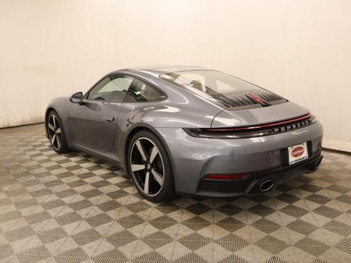 2025 Porsche 911 Carrera