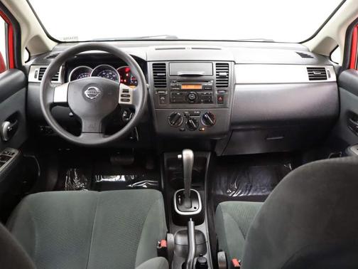 2011 Nissan Versa 1.8 S
