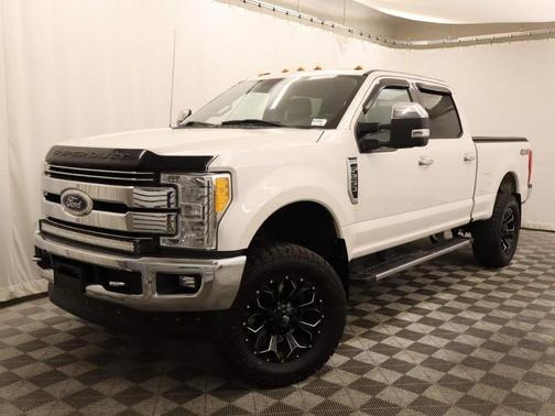 White Platinum Tri-Coat Metallic 2017 Ford F-250 Lariat