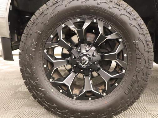 White Platinum Tri-Coat Metallic 2017 Ford F-250 Lariat