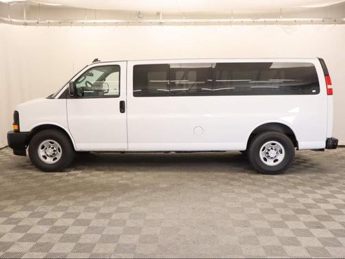 2017 Chevrolet Express 3500 LS