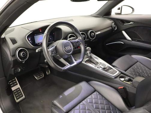 Glacier White Metallic 2019 Audi TT 2.0T