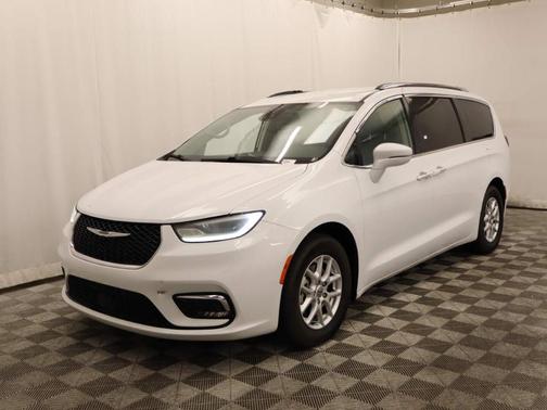 Bright White Clearcoat 2021 Chrysler Pacifica Touring-L