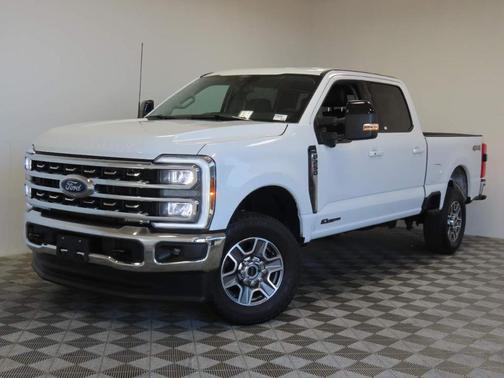 Oxford White 2024 Ford F-250 Lariat