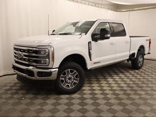 Oxford White 2026 Ford F-350 Lariat Super Duty Truck