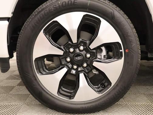 2025 Ford F-150 Lightning Platinum