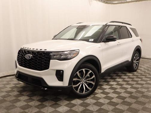 Star White 2026 Ford Explorer ST-Line