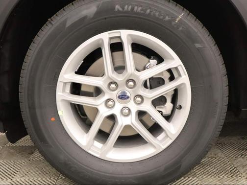 Space White Metallic 2026 Ford Explorer Active