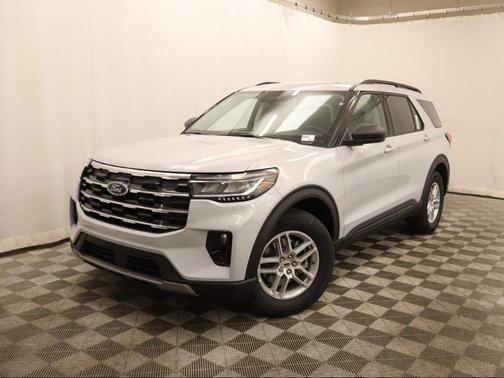 Space White Metallic 2026 Ford Explorer Active