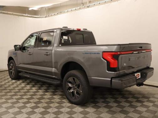 2025 Ford F-150 Lightning LARIAT