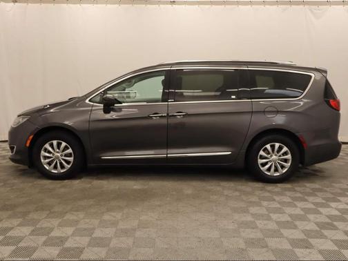 2019 Chrysler Pacifica Touring-L