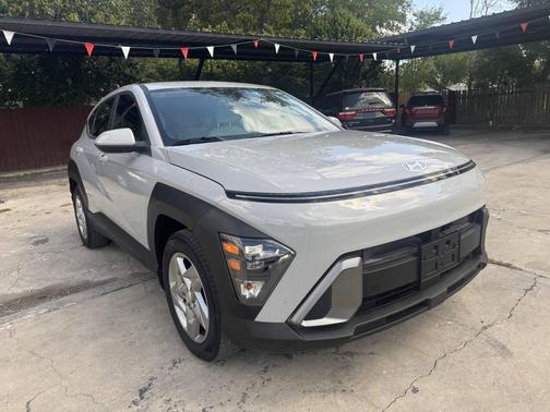 2024 Hyundai KONA SE
