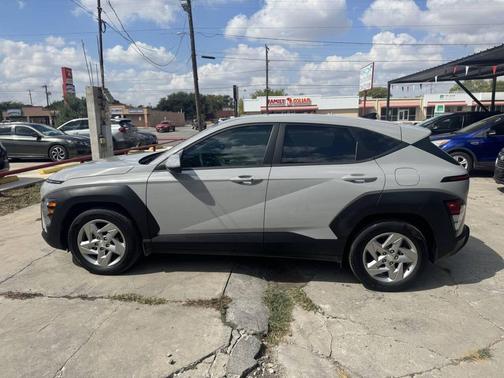 2024 Hyundai KONA SE