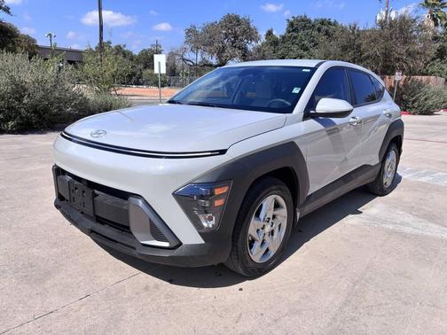 2024 Hyundai KONA SE