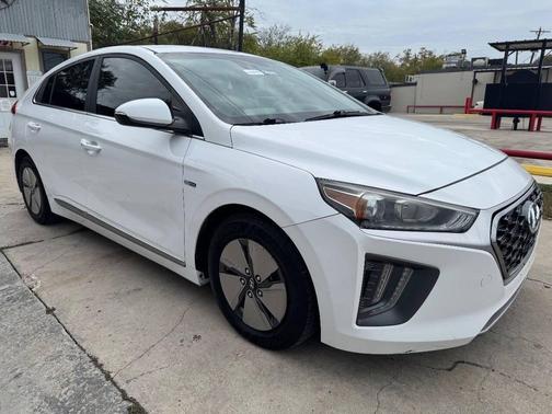 2020 Hyundai IONIQ Hybrid SE