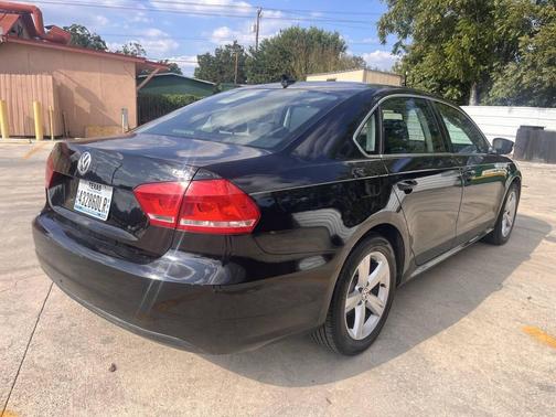 2014 Volkswagen Passat 1.8T S