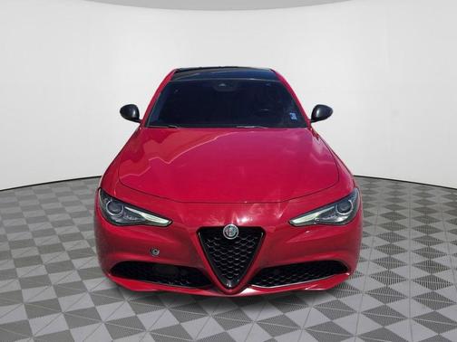 Rosso 2020 Alfa Romeo Giulia Base