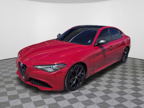 Rosso 2020 Alfa Romeo Giulia Base