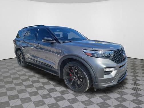 Gray Metallic 2021 Ford Explorer ST
