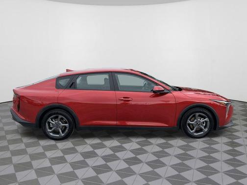 Currant Red 2025 Kia K4