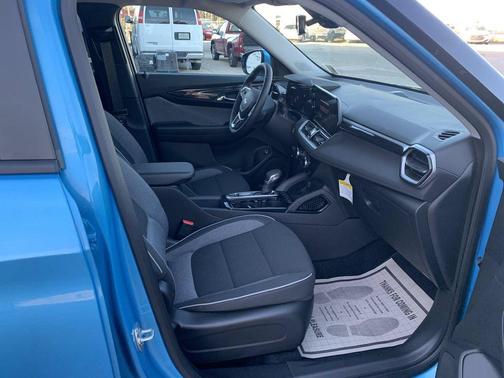 Marina Blue 2025 Chevrolet Trailblazer LT