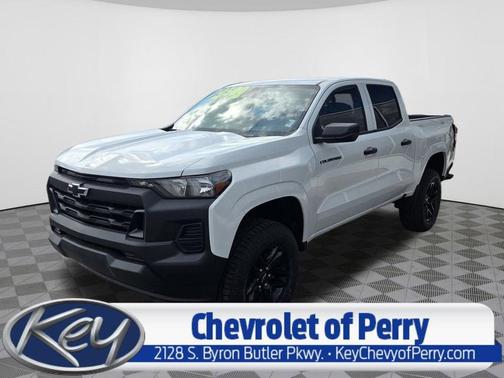 Summit White 2026 Chevrolet Colorado WT