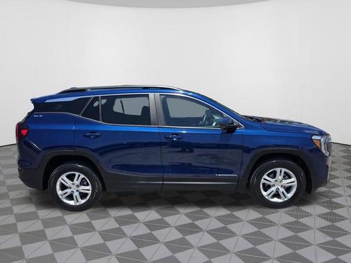 Marine Metallic 2022 GMC Terrain SLE