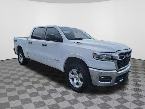 Bright White Clearcoat 2025 RAM 1500 Big Horn/Lone Star