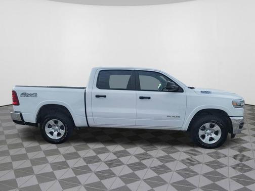 Bright White Clearcoat 2025 RAM 1500 Big Horn/Lone Star