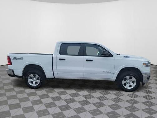Bright White Clearcoat 2025 RAM 1500 Big Horn/Lone Star