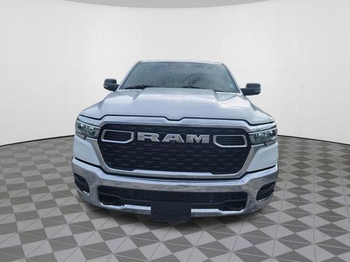 Bright White Clearcoat 2025 RAM 1500 Big Horn/Lone Star