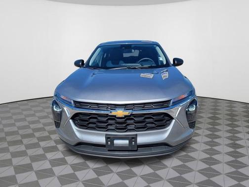 Sterling Gray Metallic 2024 Chevrolet Trax LS
