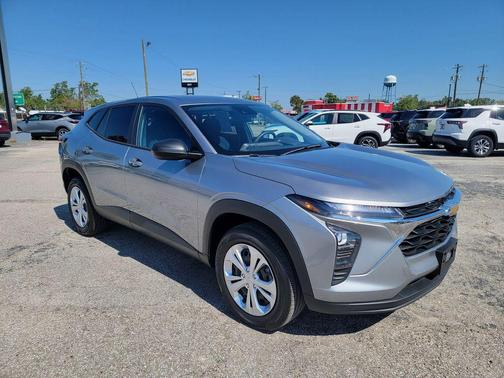 Sterling Gray Metallic 2024 Chevrolet Trax LS