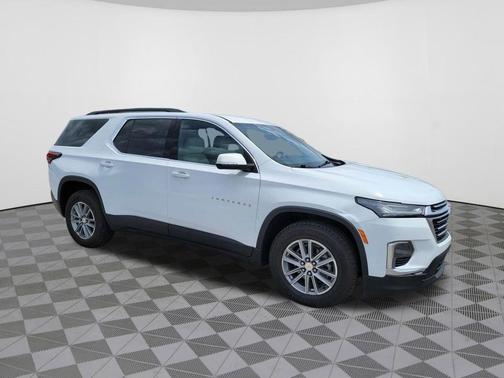 Summit White 2022 Chevrolet Traverse LT Cloth