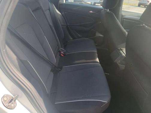 Pure White 2025 Volkswagen Jetta 1.5T Sport