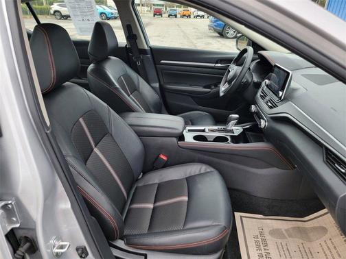 2025 Nissan Altima SR