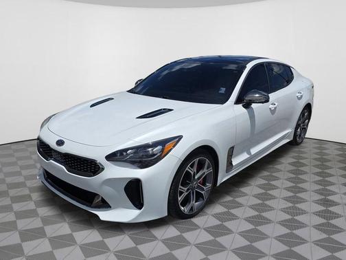 Snow White Pearl 2019 Kia Stinger GT2