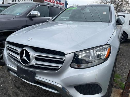 Diamond Silver Metallic 2016 Mercedes-Benz GLC 300 4MATIC