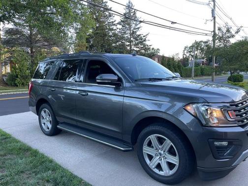Magnetic Metallic 2019 Ford Expedition XLT