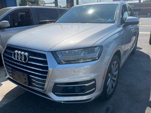 Florett Silver Metallic 2018 Audi Q7 3.0T Prestige