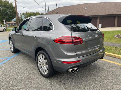 Meteor Gray Metallic 2016 Porsche Cayenne Cayenne
